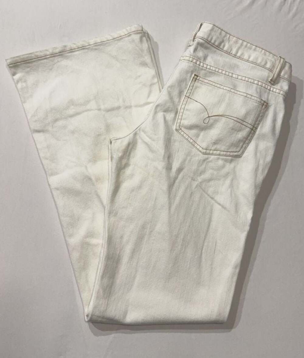 #195 Arizona Jean Co. White Flare Leg Jeans Size 7